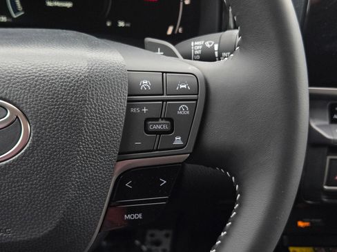Used 2026 Toyota Camry SE FWD image 19