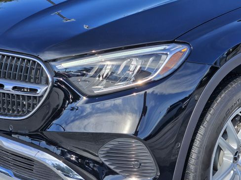 Certified 2025 Mercedes-Benz GLC 300 image 9