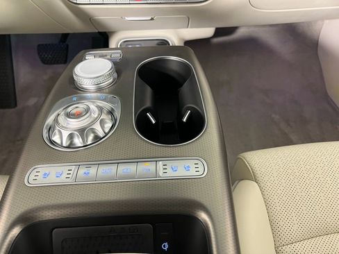 Used 2024 Genesis GV60 Advanced image 17