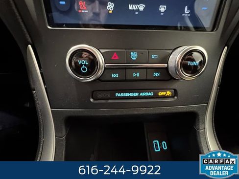 Used 2024 Ford Edge SEL w/ Convenience Package AWD/4WD image 3