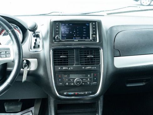 Certified 2019 Dodge Grand Caravan GT FWD image 31