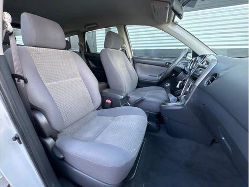 Used 2005 Toyota Matrix image 4