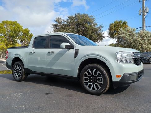 Certified 2022 Ford Maverick Lariat image 3