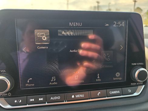 Used 2024 Nissan Rogue SV w/ SV Premium Package image 23