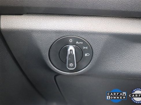 Used 2024 Volkswagen Jetta SE image 23