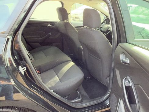 Used 2015 Ford Focus SE w/ SE Sport Package image 26