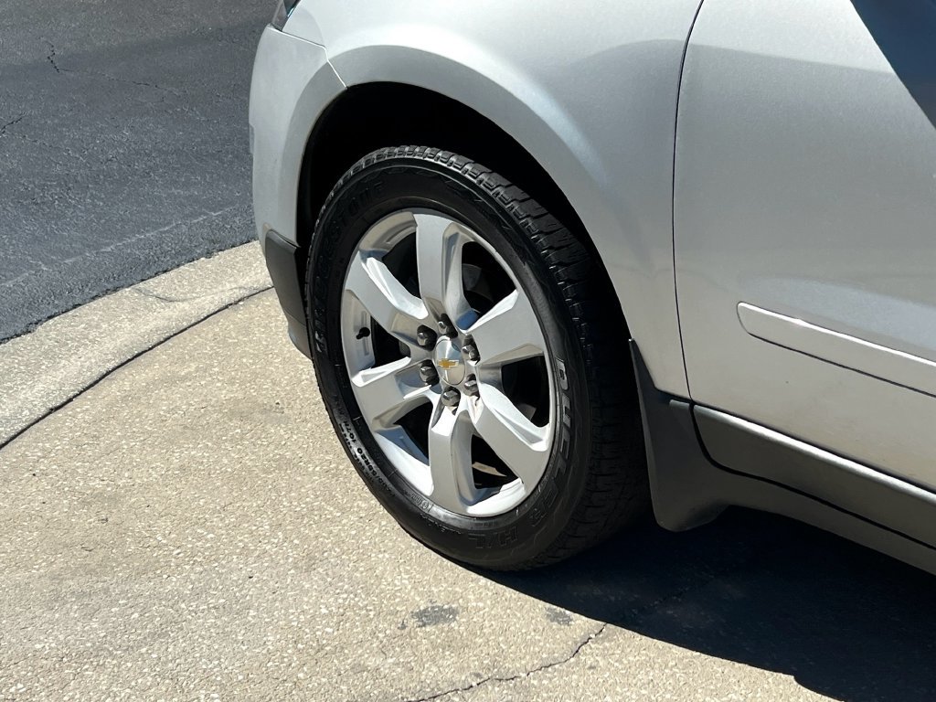 Used 2017 Chevrolet Traverse LT w/ Traveler's Package FWD image 31