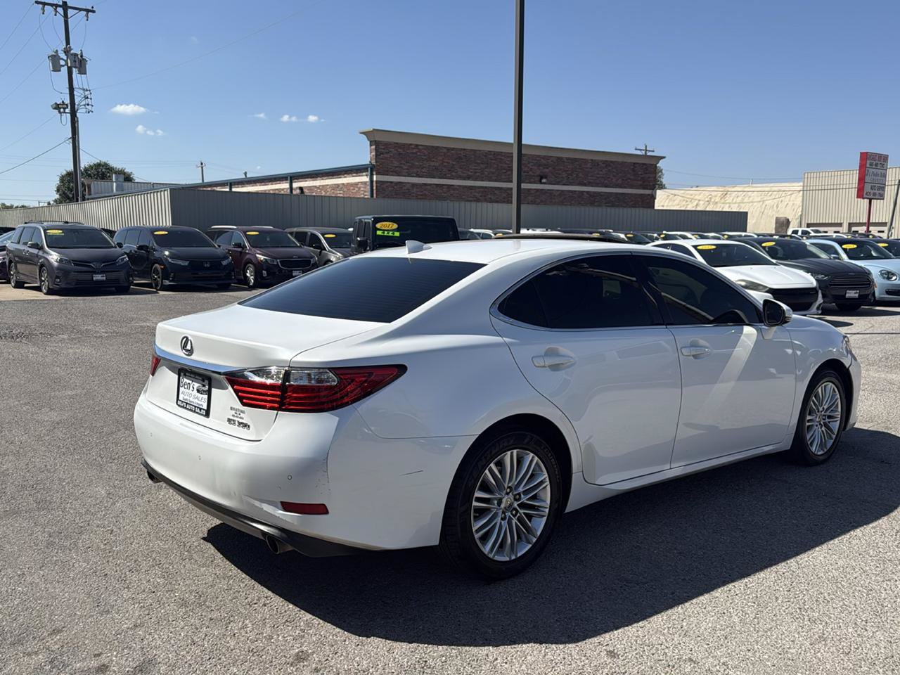 Used 2015 Lexus ES 350 w/ Luxury Package FWD image 6