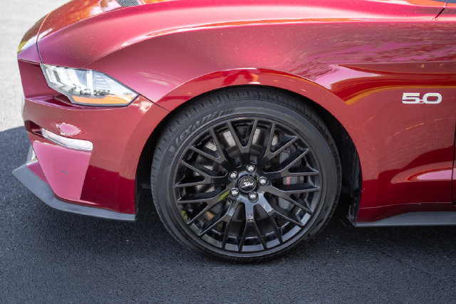 Used 2018 Ford Mustang GT w/ GT Performance Package RWD image 9