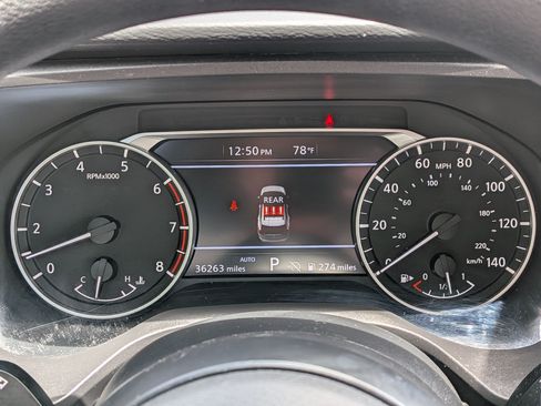 Used 2024 Nissan Rogue S AWD/4WD image 18