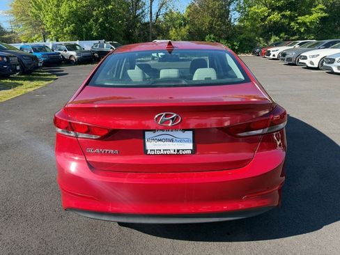 Used 2017 Hyundai Elantra SE FWD image 4