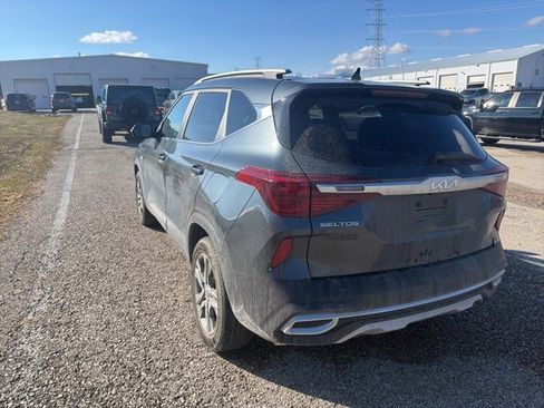 Used 2023 Kia Seltos S w/ Navigation Package image 4