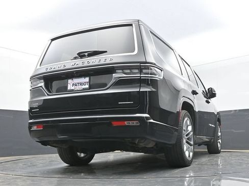 Used 2023 Jeep Grand Wagoneer Series II AWD/4WD image 39