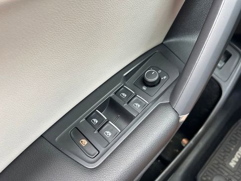 Used 2020 Volkswagen Tiguan SEL image 21