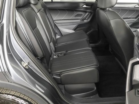Certified 2023 Volkswagen Tiguan SE w/ Panoramic Sunroof Package AWD/4WD image 41