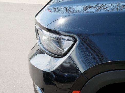 Used 2023 Jeep Grand Cherokee Limited w/ Black Appearance Package image 16