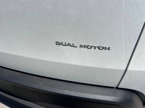 Used 2026 Tesla Model Y Long Range AWD/4WD image 5