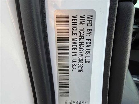 Certified 2023 Jeep Grand Cherokee Altitude image 34