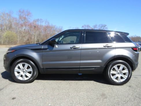 Used 2017 Land Rover Range Rover Evoque SE image 8