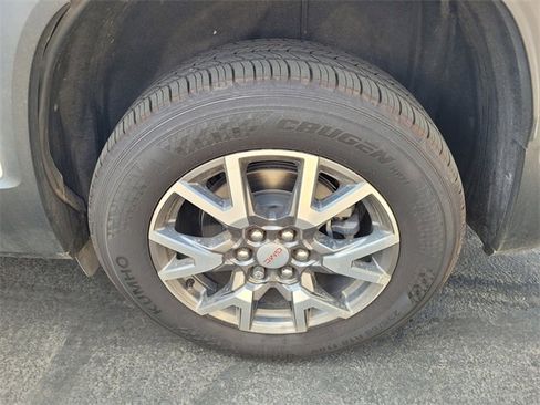Used 2023 GMC Acadia SLT image 25