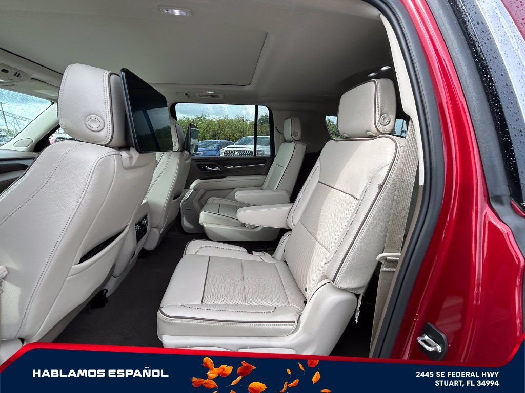 Used 2024 GMC Yukon XL Denali w/ Denali Reserve Package AWD/4WD image 12