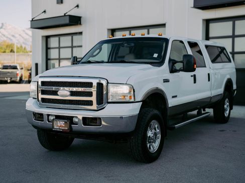 Used 2005 Ford F350 Lariat image 3