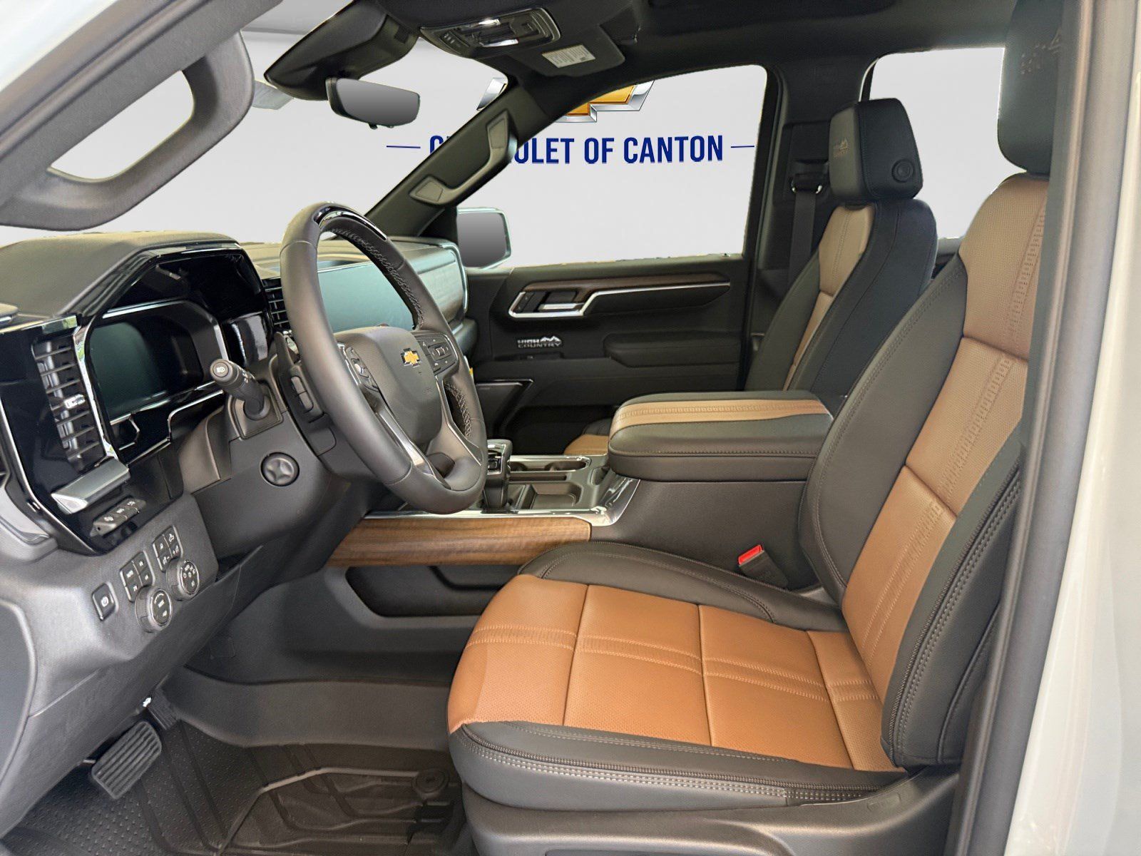 New 2026 Chevrolet Silverado 1500 High Country w/ Technology Package AWD/4WD image 9