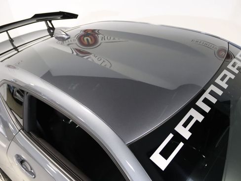 Used 2022 Chevrolet Camaro ZL1 RWD image 13