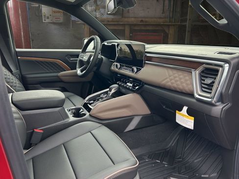 New 2026 GMC Canyon Denali AWD/4WD image 15