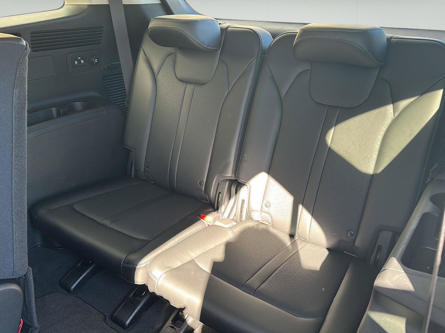 Used 2023 Kia Sorento S w/ Panoramic Sunroof Package FWD image 30
