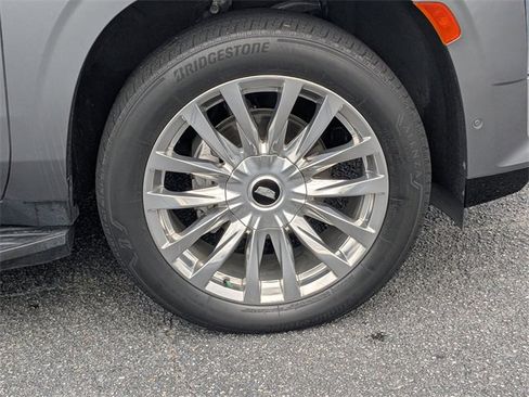 Used 2021 Cadillac Escalade ESV Premium Luxury image 12