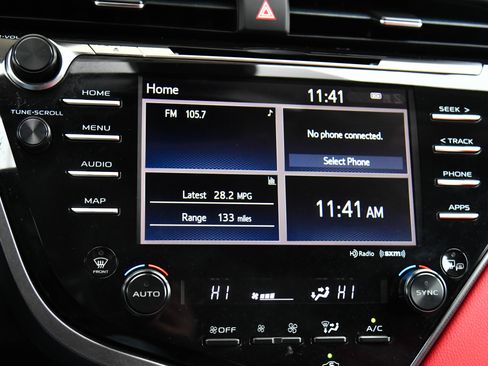 Used 2019 Toyota Camry XSE image 22