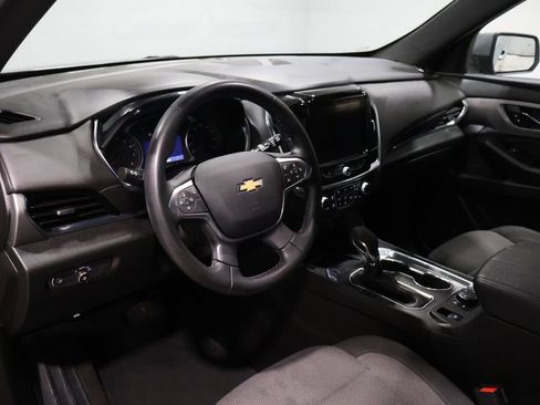 Used 2023 Chevrolet Traverse LT w/ Rear Camera Mirror Package image 16