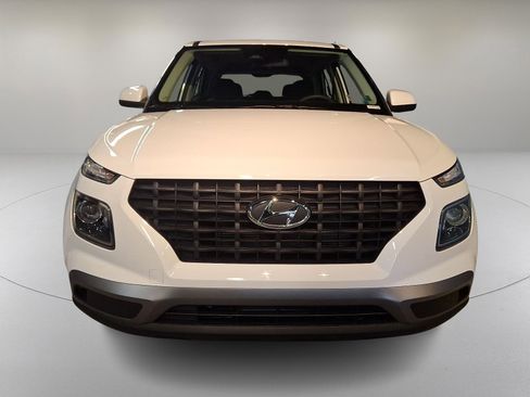 New 2025 Hyundai Venue SE image 2