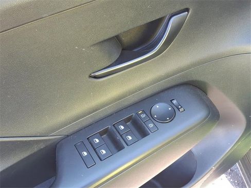 Used 2024 Hyundai Kona SEL image 16