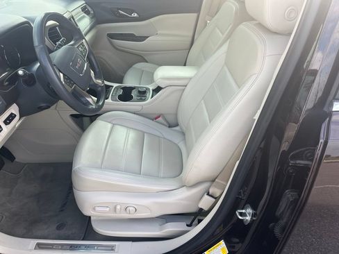 Used 2021 GMC Acadia Denali w/ Denali Technology Package FWD image 12