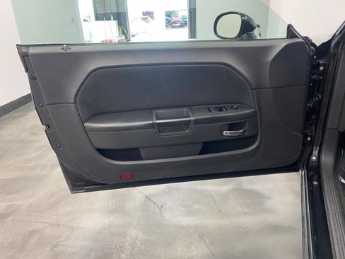 Used 2012 Dodge Challenger SXT image 35