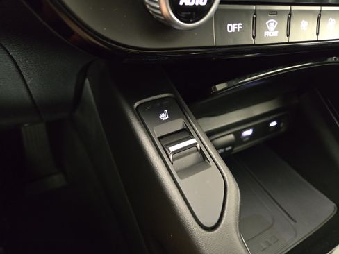 Used 2025 Kia Telluride S FWD image 29