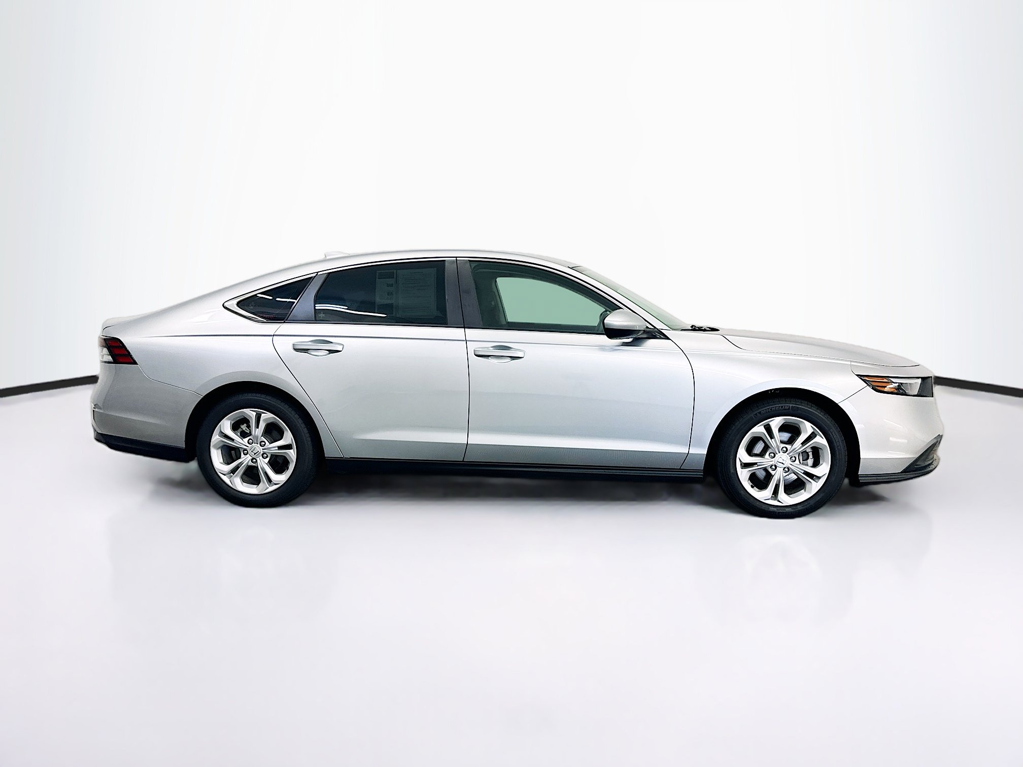 Used 2025 Honda Accord LX image 10