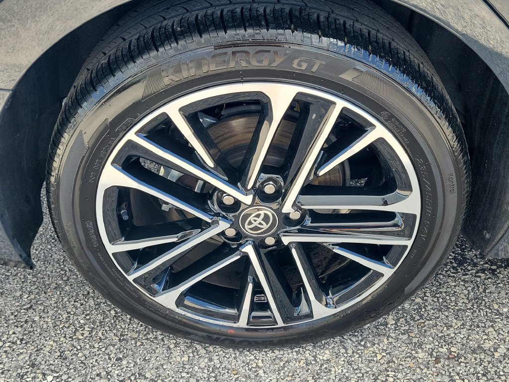 Used 2025 Toyota Camry XLE FWD image 6