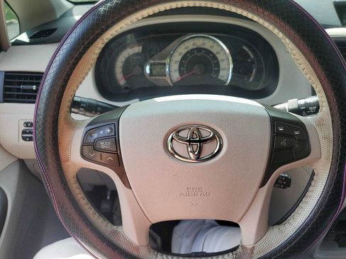 Used 2011 Toyota Sienna SE w/ Preferred Pkg FWD image 38