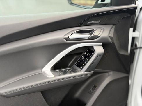 Certified 2025 Audi Q5 2.0T Premium Plus w/ Premium Plus image 21