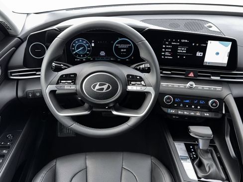 New 2026 Hyundai Elantra Limited image 17