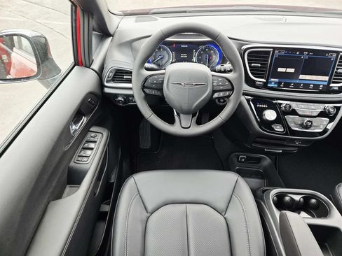 New 2026 Chrysler Pacifica Select w/ S Appearance Package FWD image 12