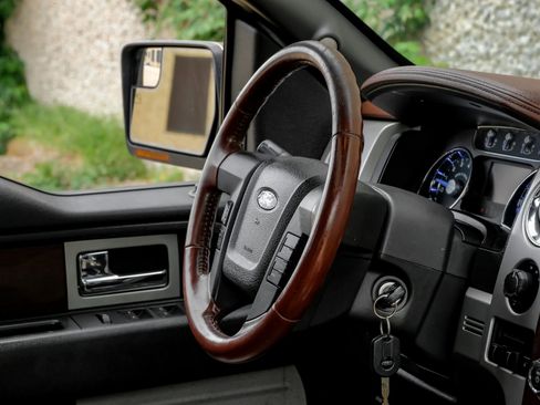 Used 2014 Ford F150 King Ranch w/ King Ranch Luxury Package AWD/4WD image 17