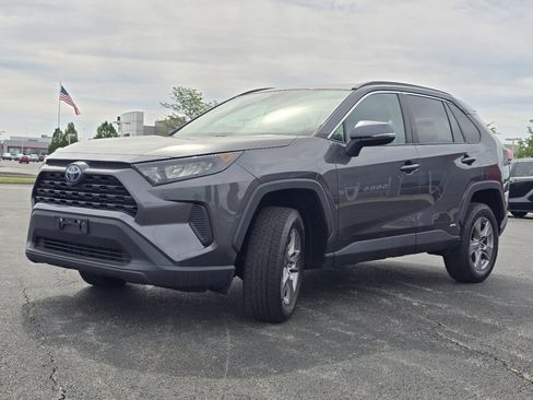 Certified 2022 Toyota RAV4 LE AWD/4WD image 10