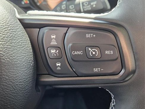 Used 2025 Jeep Wrangler Unlimited Sport AWD/4WD image 33