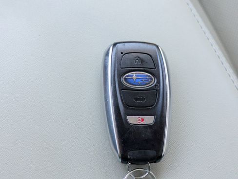 Used 2022 Subaru Ascent Limited image 31