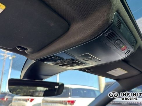 Used 2022 Volkswagen Tiguan SE R-Line image 18