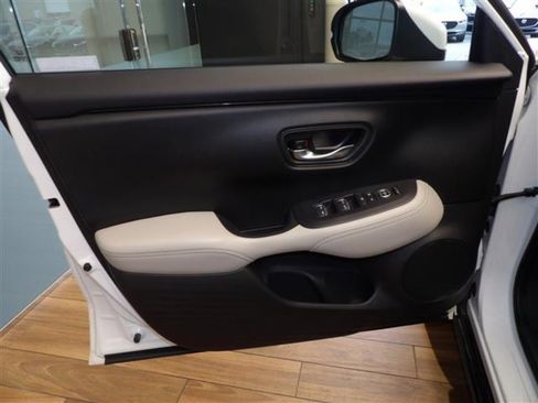 Used 2023 Honda HR-V EX-L image 24